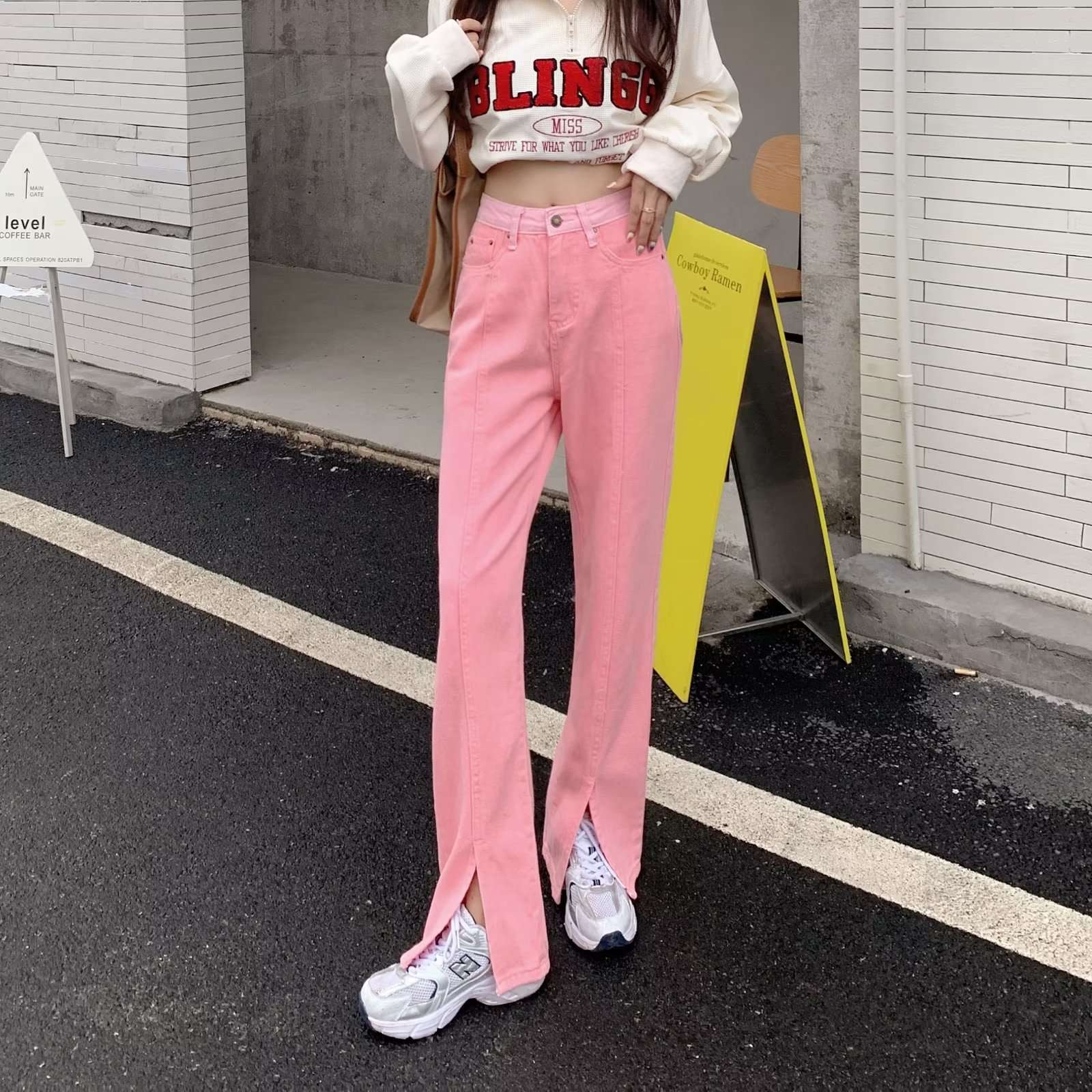 ピンクコーデ スリットフレアストレートピンクパンツ