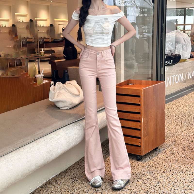 ピンクコーデ 美脚効果抜群 フレアピンクパンツ 履き心地快適