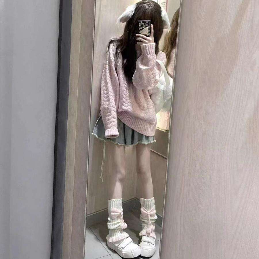 ピンクコーデ ゆるふわケーブル編みオーバーサイズニット