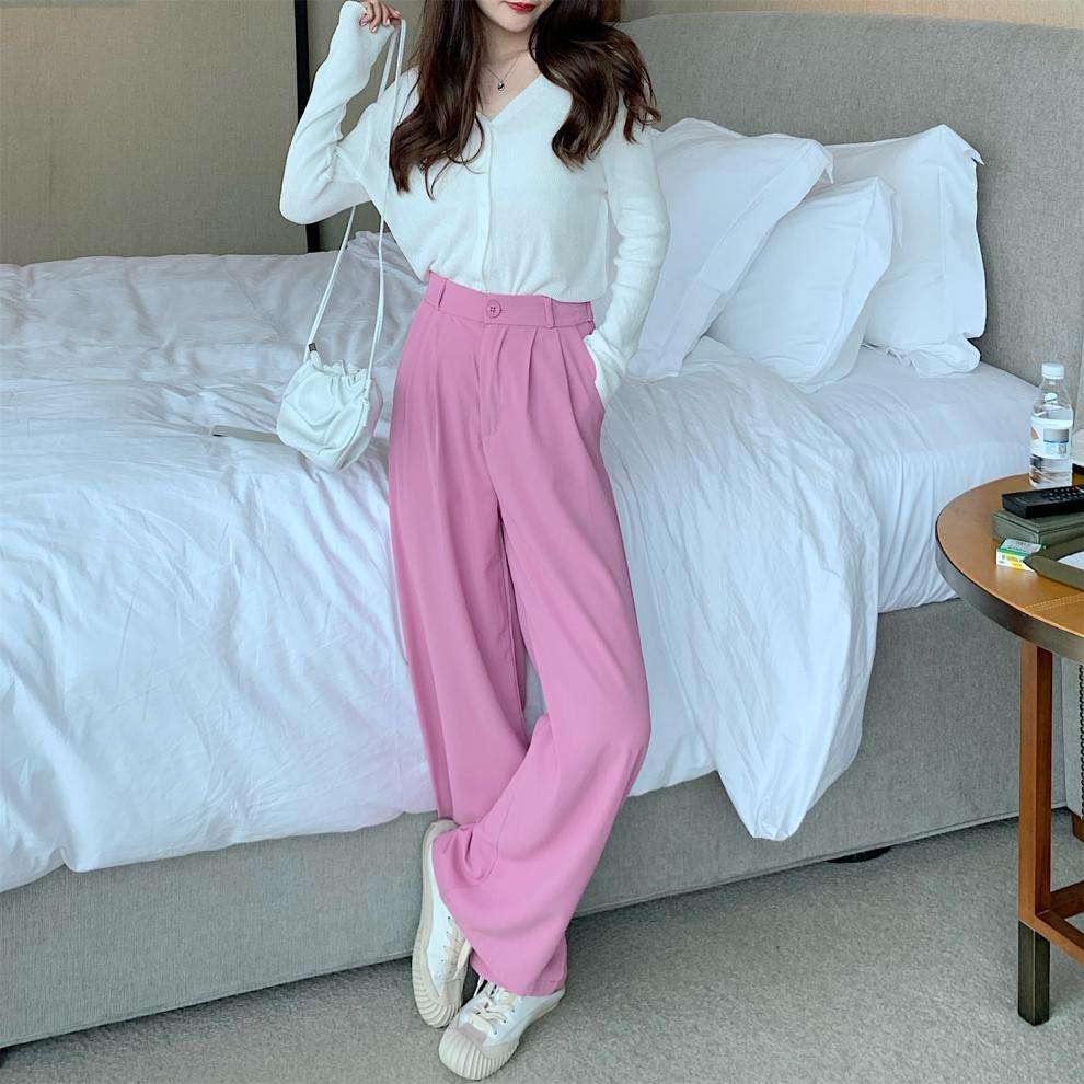 ピンクコーデ ゆったりワイドピンクパンツ リラックスストレート