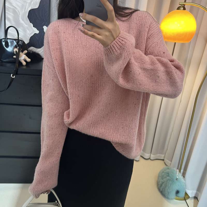 ピンクコーデ やわらか 上質 ふんわり ニット セーター ピンクコーデ もてピンク ゆったり 体型カバー ピンクトップス