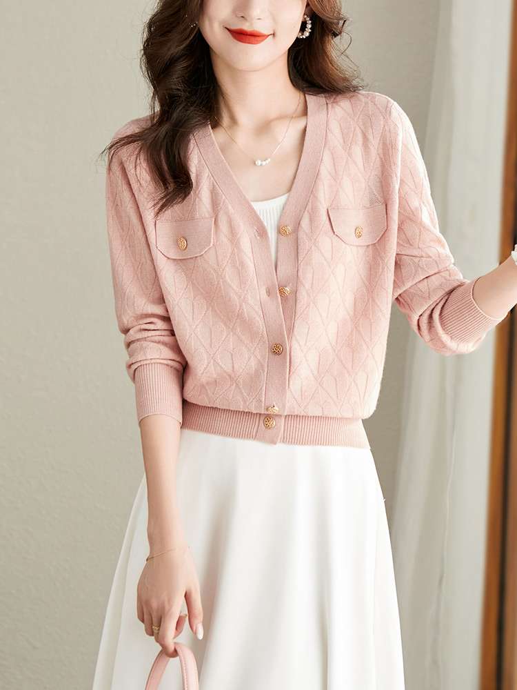 ピンクコーデ 軽やかダイヤ柄フロントボタンカーディガン