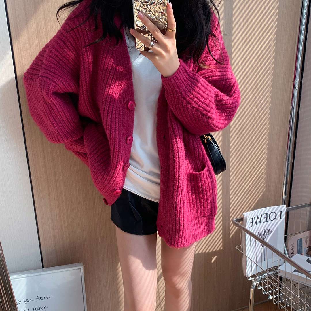 ピンクコーデ ふわもこ オーバーサイズ ビビットピンク ゆったり こなれ感 シンプル 羽織り リブ編み ローゲージニット カーディガン ピンクコーデ
