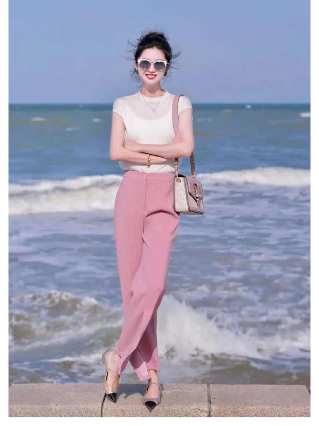 ピンクコーデ ワイドシルエットフレアピンクパンツ