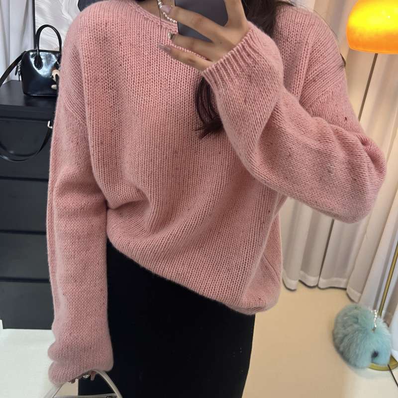 ピンクコーデ やわらか 上質 ふんわり ニット セーター ピンクコーデ もてピンク ゆったり 体型カバー ピンクトップス
