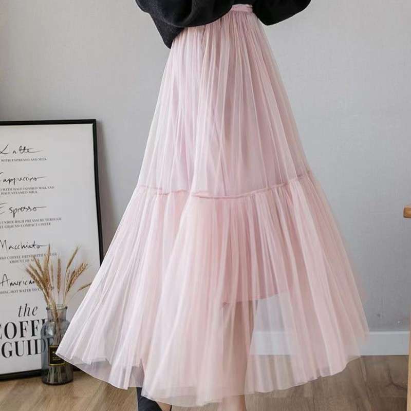 ピンクコーデ ふんわりチュール ティアード ロング フェミニン エレガント ピンクスカート ピンクコーデ