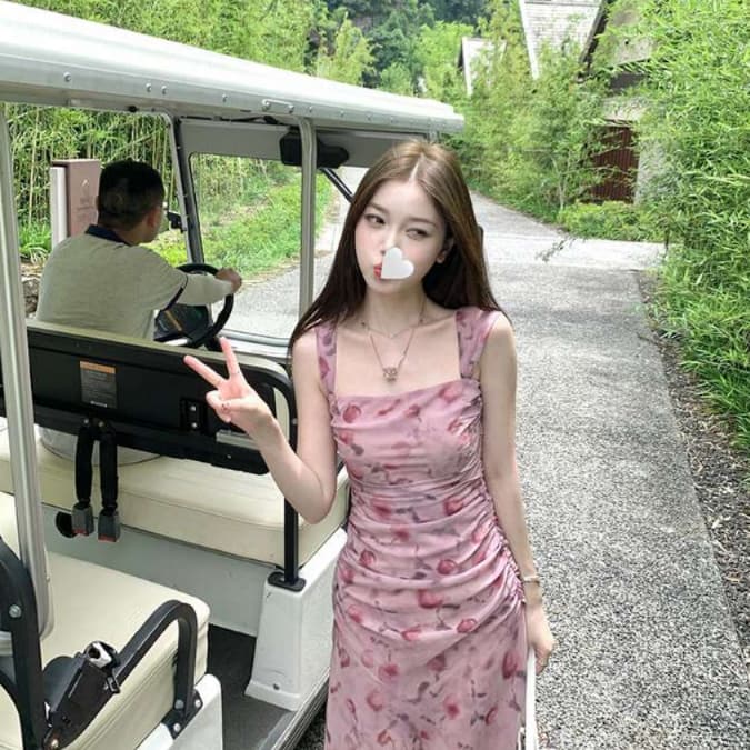ピンクコーデ 優雅な花柄シフォンロングワンピース