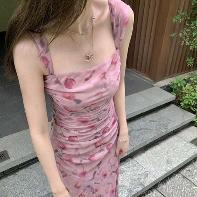 ピンクコーデ 優雅な花柄シフォンロングワンピース