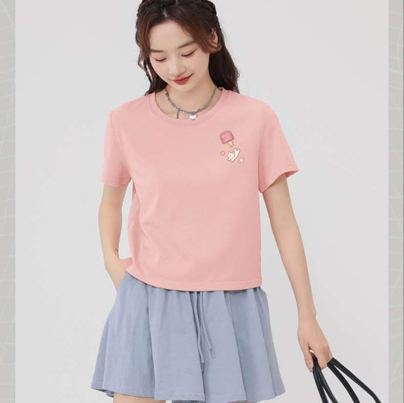 ピンクコーデ プチモチーフ付きクルーネックTシャツ