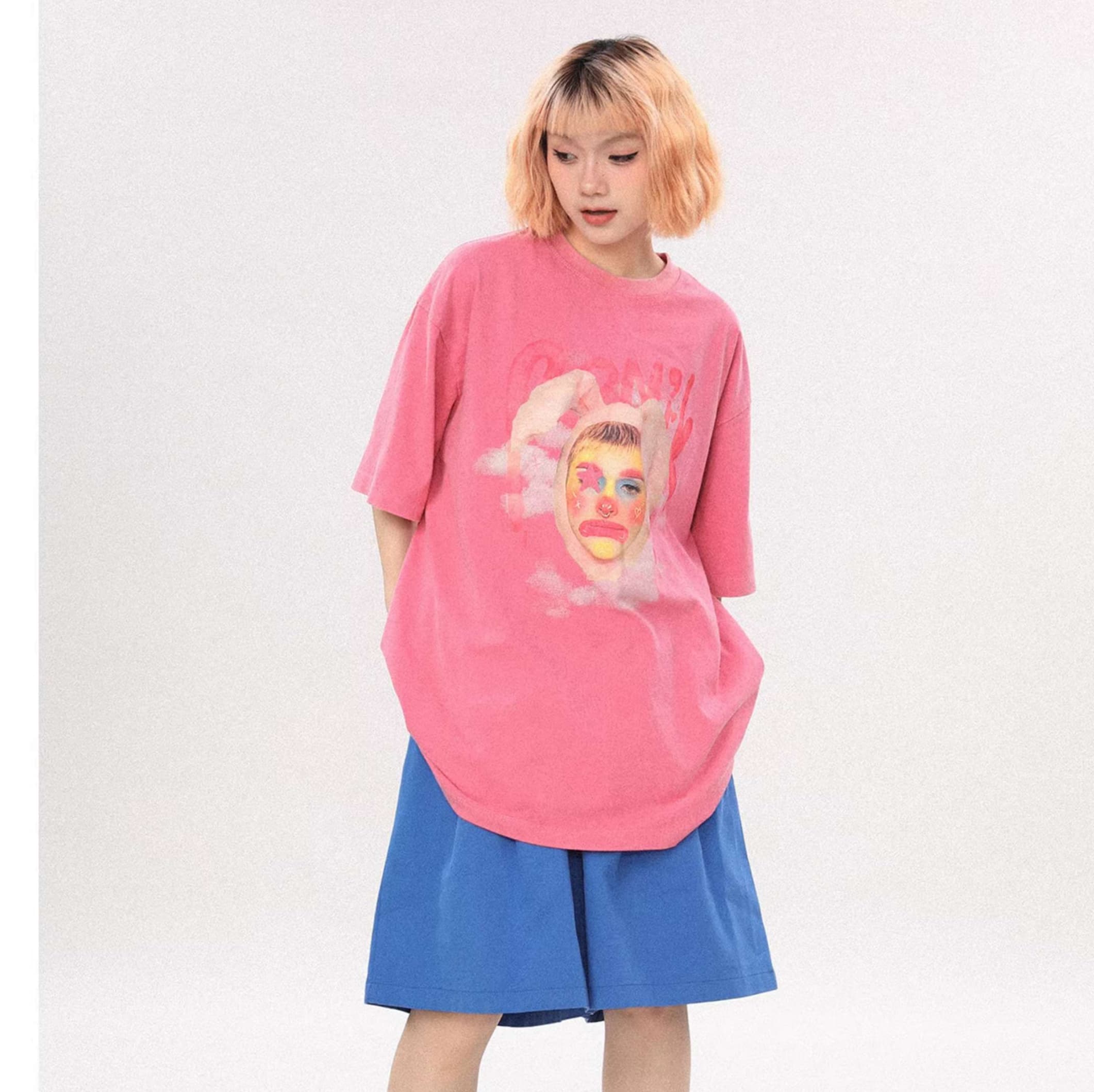 ピンクコーデ アート風プリントオーバーサイズTシャツ