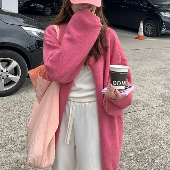 ピンクコーデ オーバーサイズで抜け感プラス♥ふんわりニットピンクカーディガン