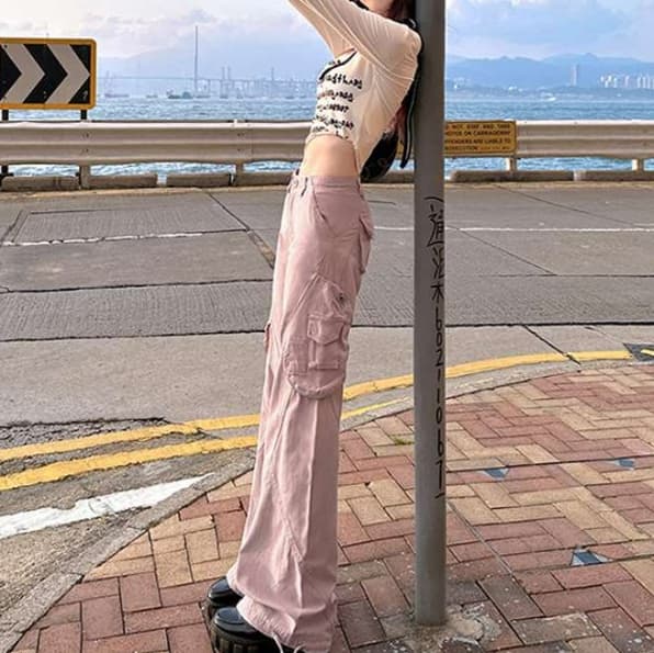 ピンクコーデ ゆったりストレート ピンクパンツ カジュアル きれいめ 楽ちん ワイドシルエット ダンスパンツ ヒップホップ カーゴパンツ