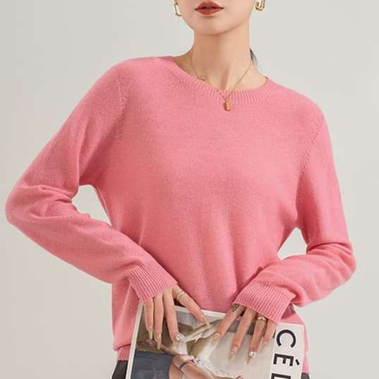 ピンクコーデ ふんわり やさしい 丸首 長袖 ベーシック 着回し 上品 ニット セーター ピンクトップス ピンクコーデ