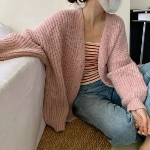 ピンクコーデ ふわもこ リブ編み オーバーサイズ 秋冬 レディース あったか ゆったり ボリューム フェミニン カジュアル ピンクカーディガン ピンクコーデ