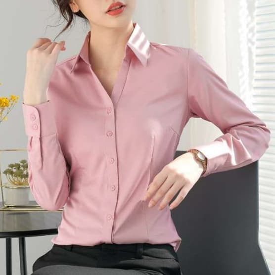 ピンクコーデ エレガント 洗練 オシャレ ビジネス オフィス ボタンダウン ピンクシャツ