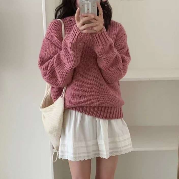 ピンクコーデ ゆったり やわらか 手編み風 ラウンドネック ローゲージ ピンクニット ピンクコーデ