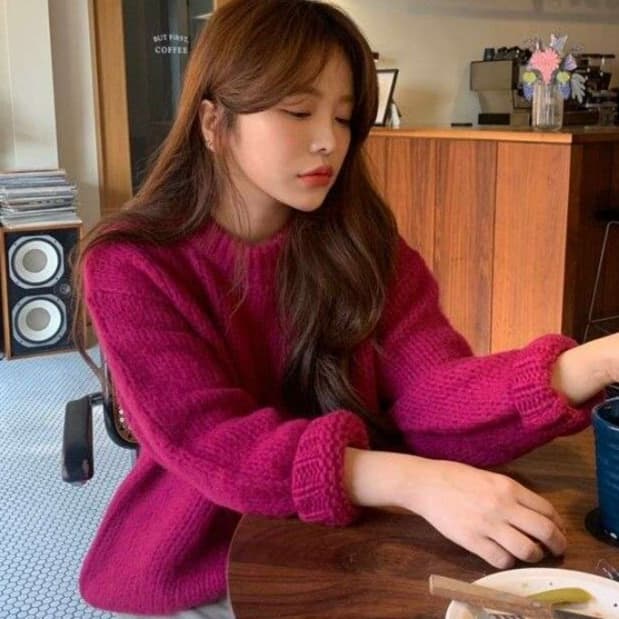 ピンクコーデ ふんわり モヘア風 バルーンニット 柔らか ゆったり リラックス リブ編み ピンクニット 秋冬コーデ