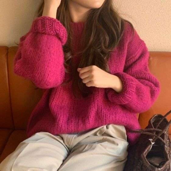 ピンクコーデ ふんわり モヘア風 バルーンニット 柔らか ゆったり リラックス リブ編み ピンクニット 秋冬コーデ