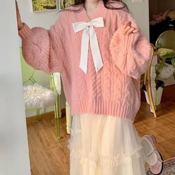 ピンクコーデ ふんわり優雅リボン付きニット