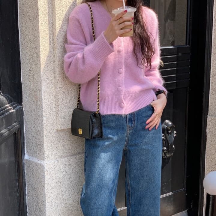 ピンクコーデ ふんわりモヘア調 ピンクカーディガン