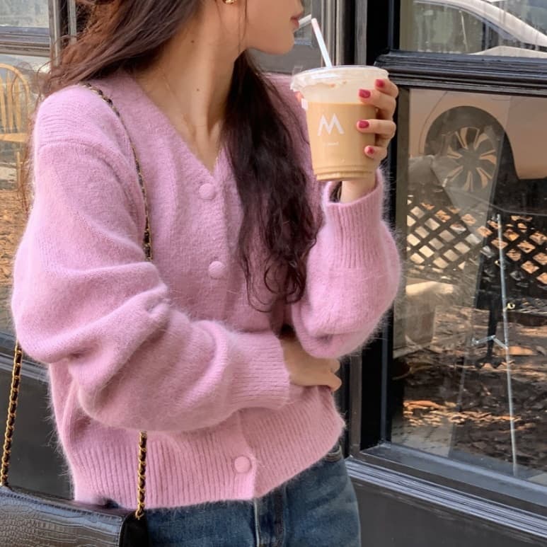 ピンクコーデ ふんわりモヘア調 ピンクカーディガン