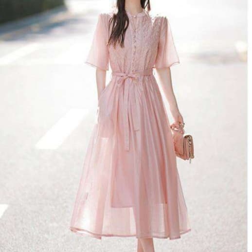 ピンクコーデ エレガントな刺繍入りロングワンピース