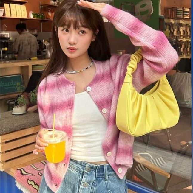 ピンクコーデ グラデーション柄ふわもこカーディガン