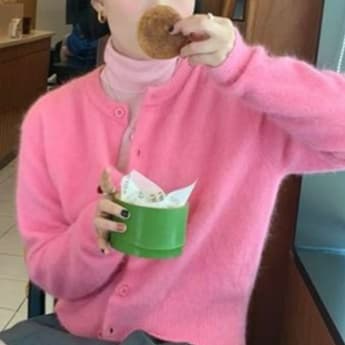 ピンクコーデ ふわもこ優しさ満点カーディガン