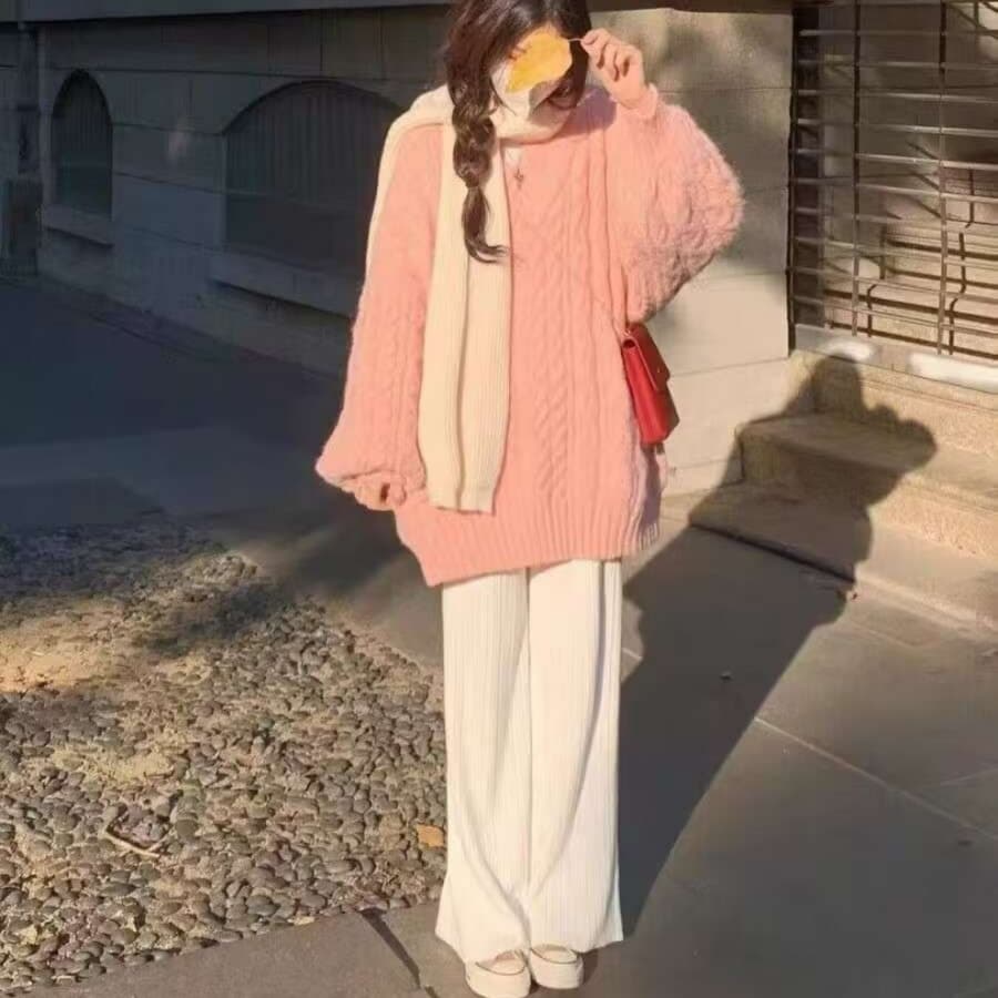 ピンクコーデ ゆったりケーブル編みピンクトップスニット