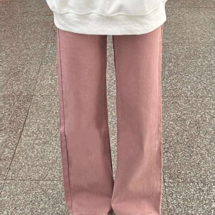 ピンクコーデ ゆったりストレートデニムパンツ
