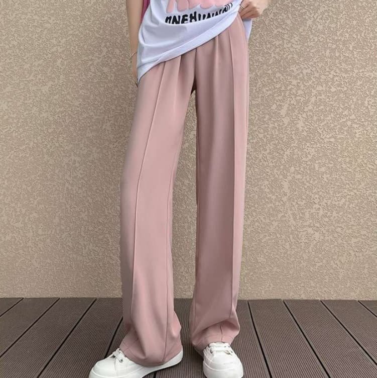 ピンクコーデ ドレープ感たっぷりのゆったりワイド くすみピンクパンツ