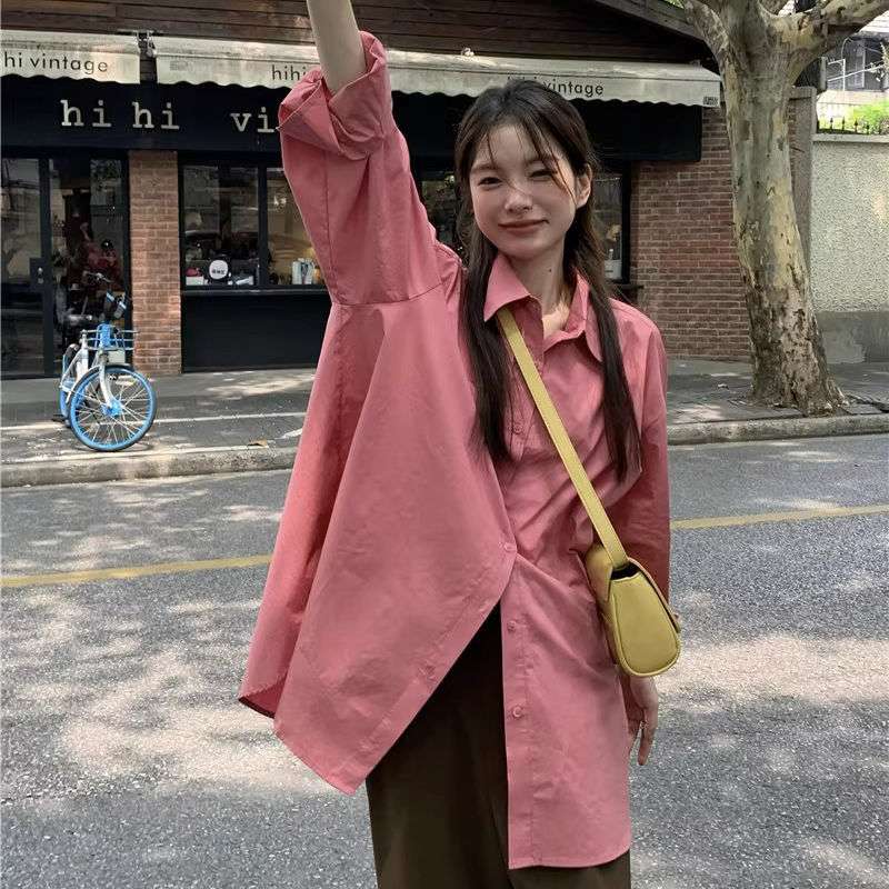 ピンクコーデ オーバーサイズ シアーピンクシャツ