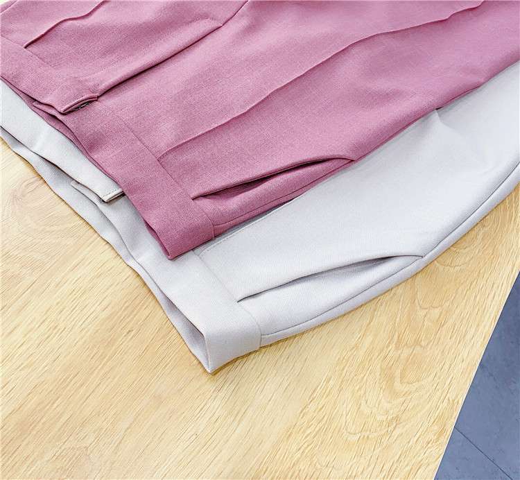 ピンクコーデ ハイウエストテーパードピンクパンツ