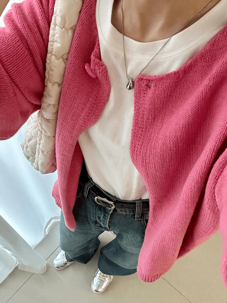 ピンクコーデ ゆったりシルエット春色ニットカーディガン