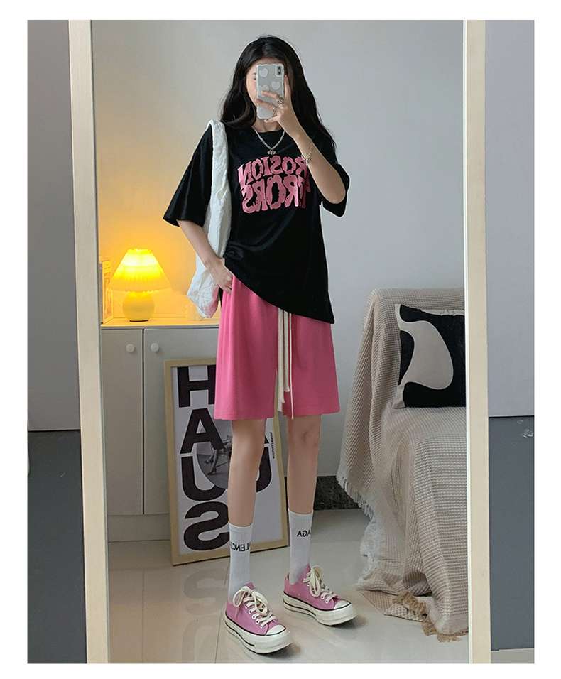ピンクコーデ ゆったりストレートハーフパンツ