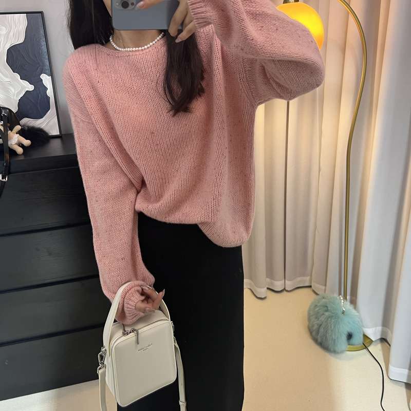 ピンクコーデ やわらか 上質 ふんわり ニット セーター ピンクコーデ もてピンク ゆったり 体型カバー ピンクトップス