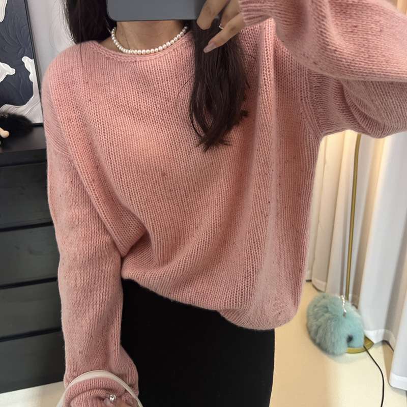 ピンクコーデ やわらか 上質 ふんわり ニット セーター ピンクコーデ もてピンク ゆったり 体型カバー ピンクトップス