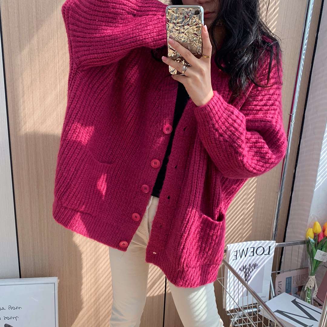 ピンクコーデ ふわもこ オーバーサイズ ビビットピンク ゆったり こなれ感 シンプル 羽織り リブ編み ローゲージニット カーディガン ピンクコーデ