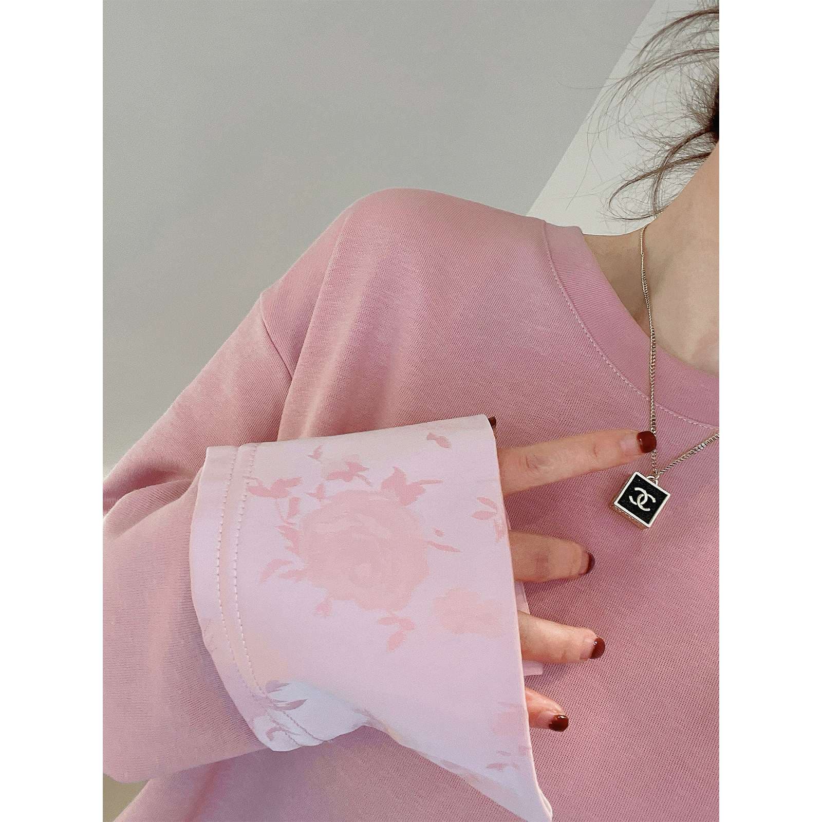 ピンクコーデ ゆったりオーバーサイズベロアスウェット