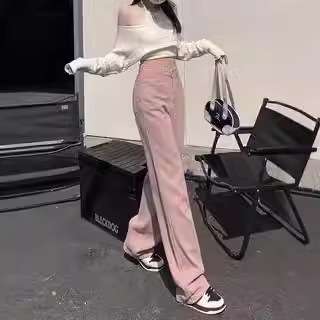 ピンクコーデ ゆったり ストレート デニム ピンクパンツ