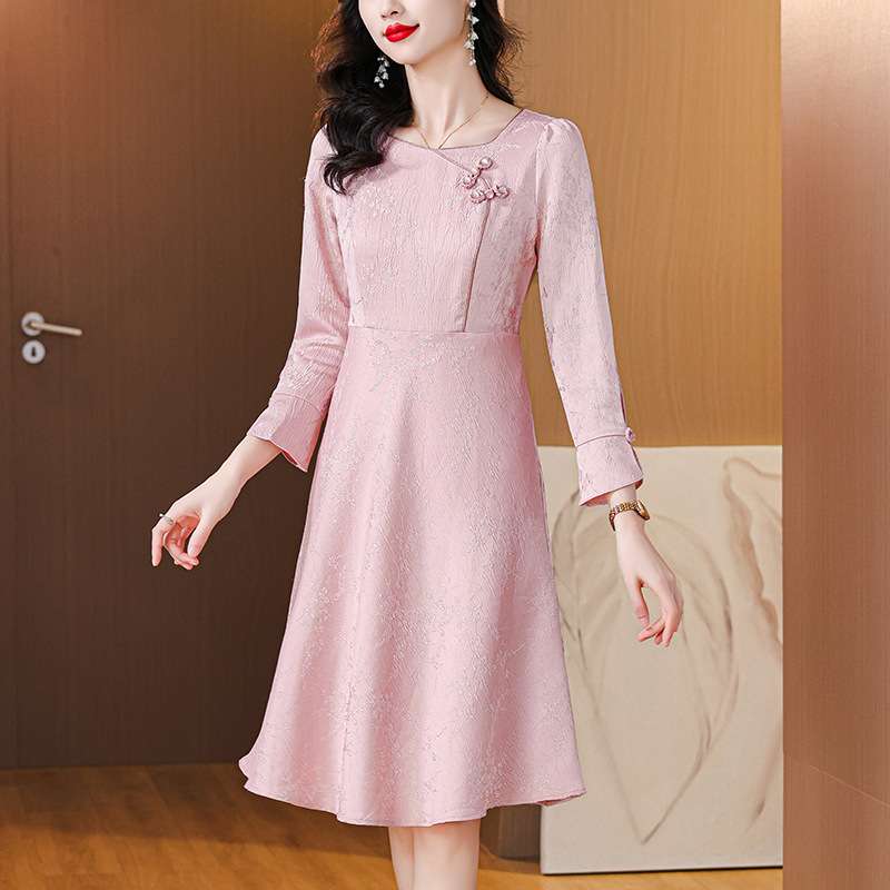 ピンクコーデ 優雅な花飾り 長袖 ピンク ワンピース フォーマル ドレス 上品 エレガント