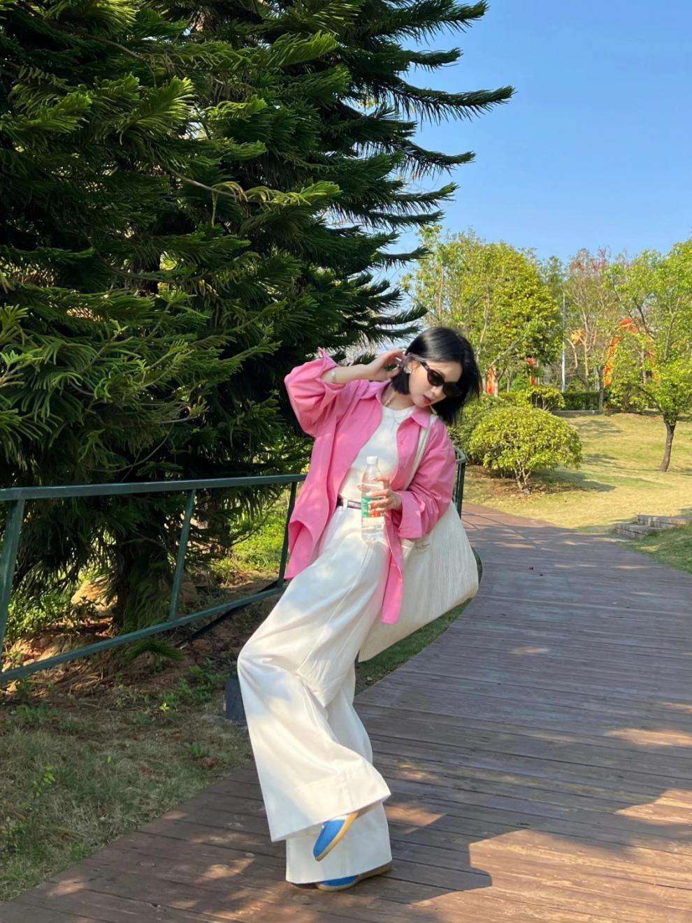 ピンクコーデ さわやか春風オーバーサイズピンクシャツ