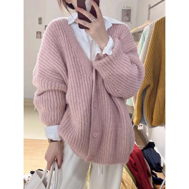 ピンクコーデ ふわもこ リブ編み オーバーサイズ 秋冬 レディース あったか ゆったり ボリューム フェミニン カジュアル ピンクカーディガン ピンクコーデ