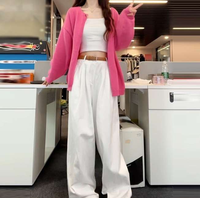 ピンクコーデ ふわもこオーバーサイズニットカーディガン