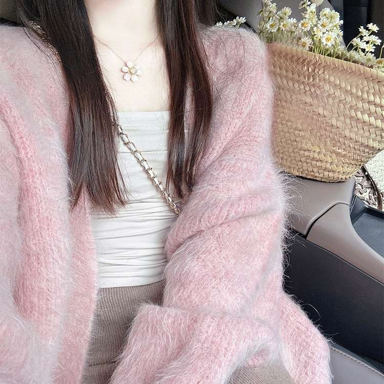 ピンクコーデ ふわもこ天使♥しっとりなめらかな肌触りのモヘア風素材 ピンクカーディガン