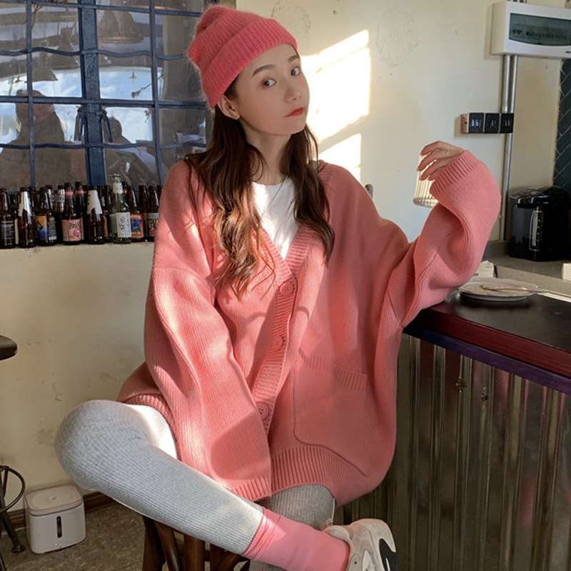 ピンクコーデ ふんわり優しいシルエット Vネック レディース ゆったり カジュアル 羽織り 秋 冬 ポケット付きニット ピンクカーディガン ピンクコーデ