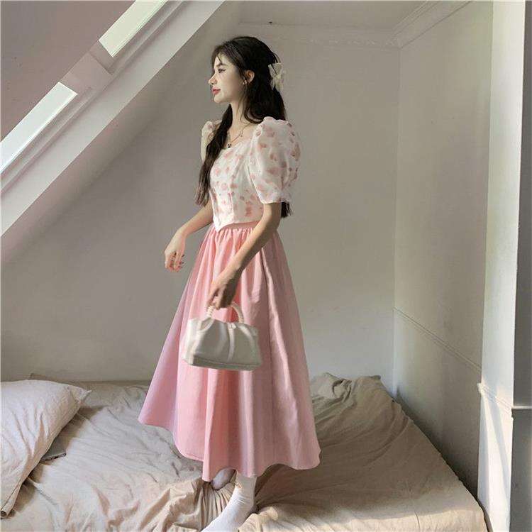 ピンクコーデ フェミニンレトロ ロングフレアピンクスカート