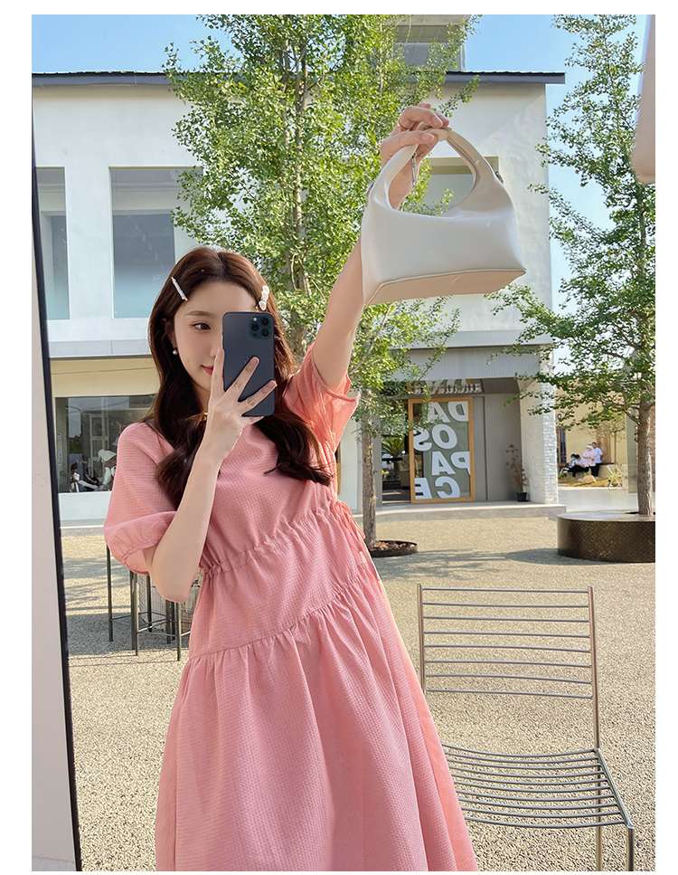 ピンクコーデ ふんわりティアードピンクワンピース