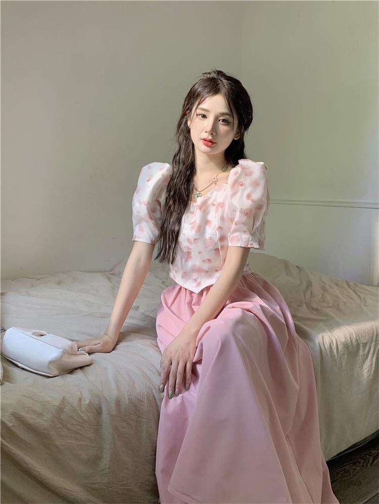 ピンクコーデ フェミニンレトロ ロングフレアピンクスカート