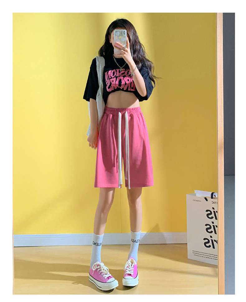 ピンクコーデ ゆったりストレートハーフパンツ